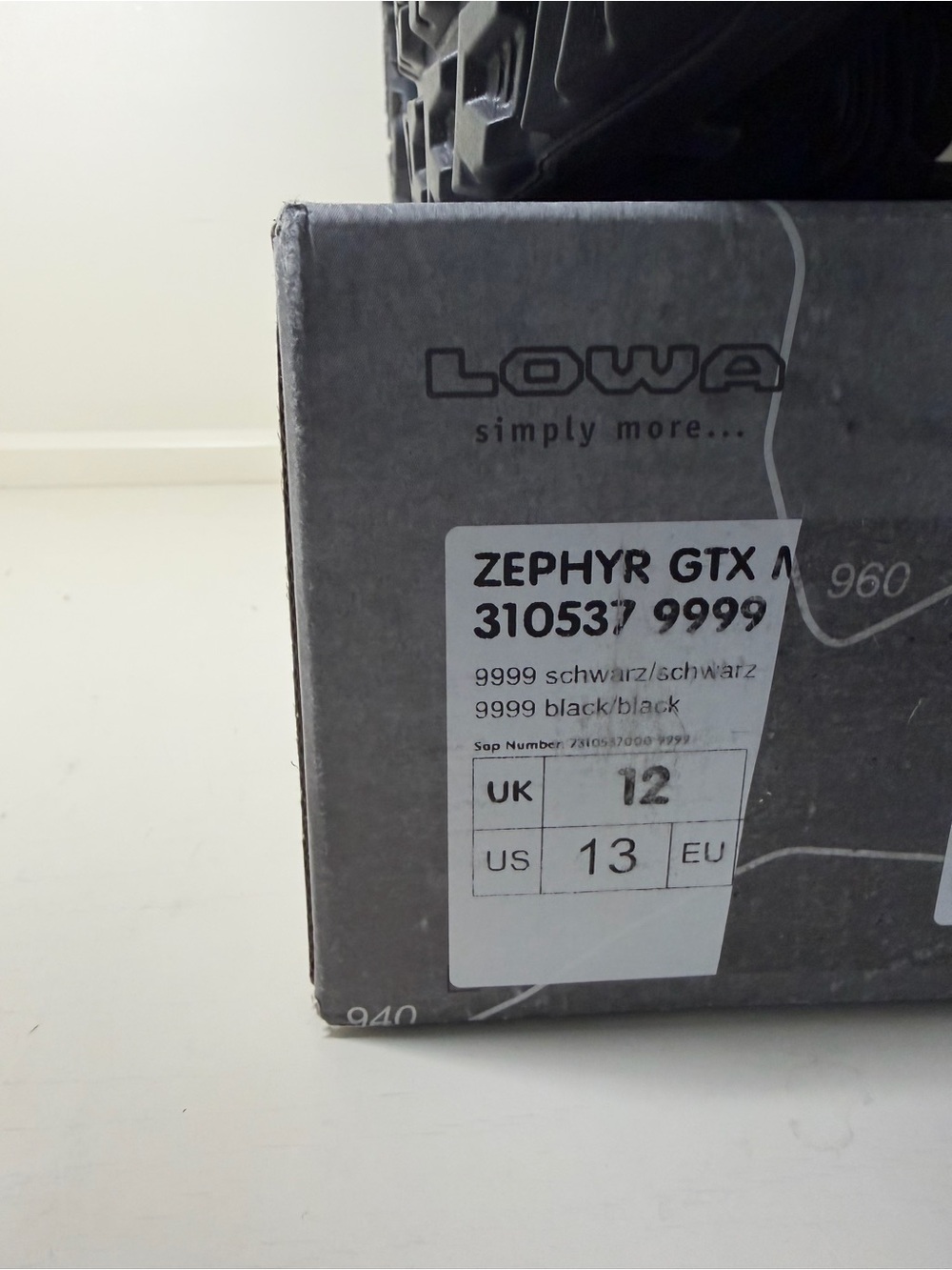 Lowa Zephyr GTX Box Label — Black